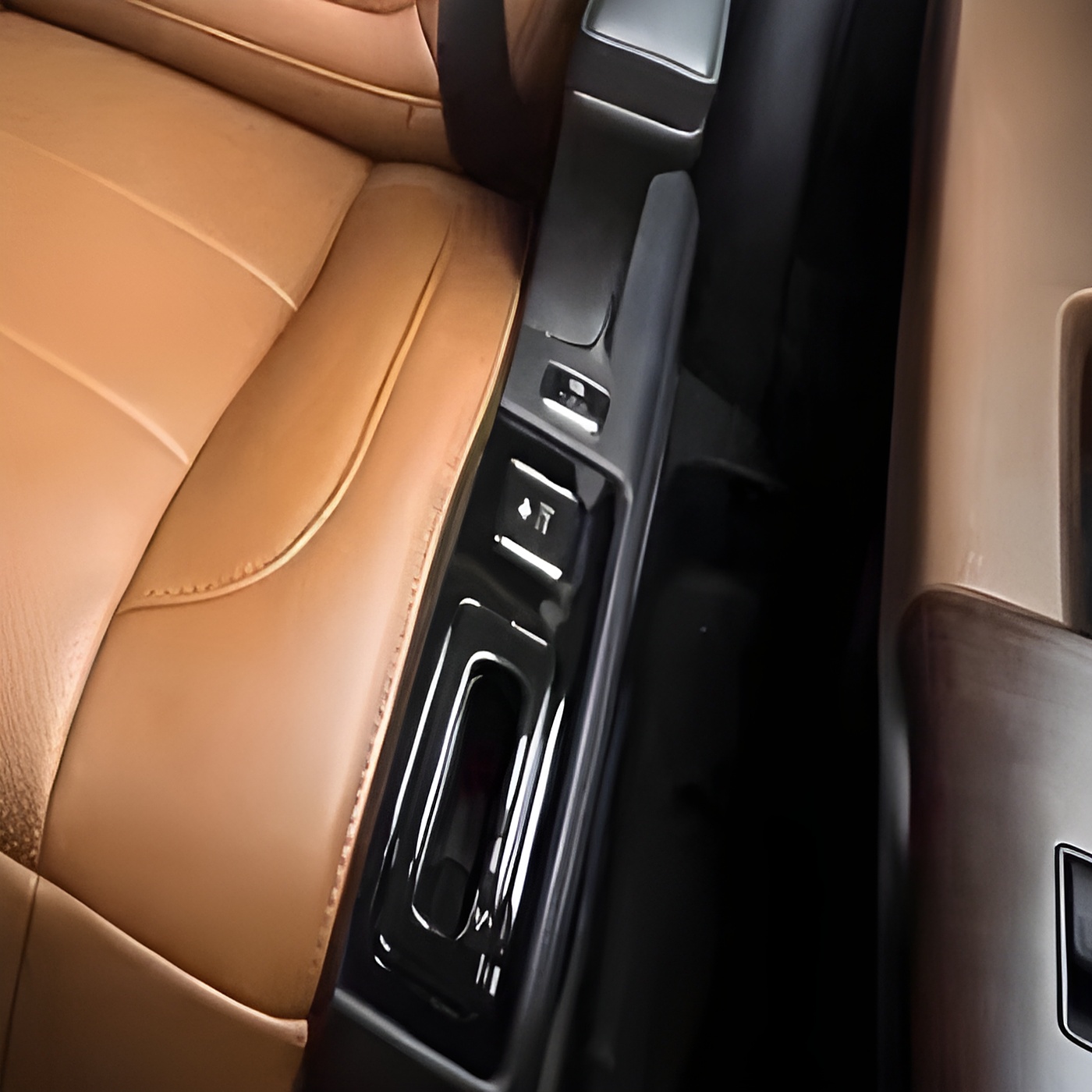 relyauto-aviation-seat-caramel-local-06-cushion-side-panel