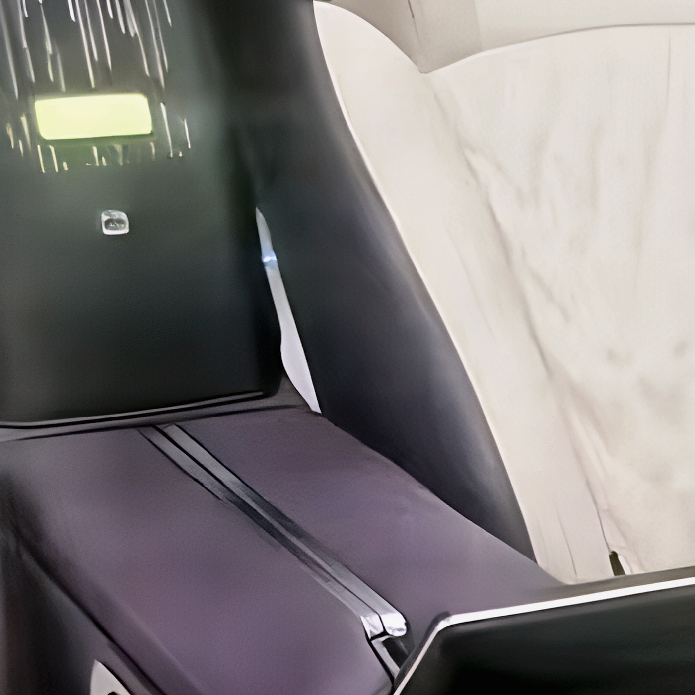 relyauto-twin-bench-ivory-purple-detail-05-console-touch