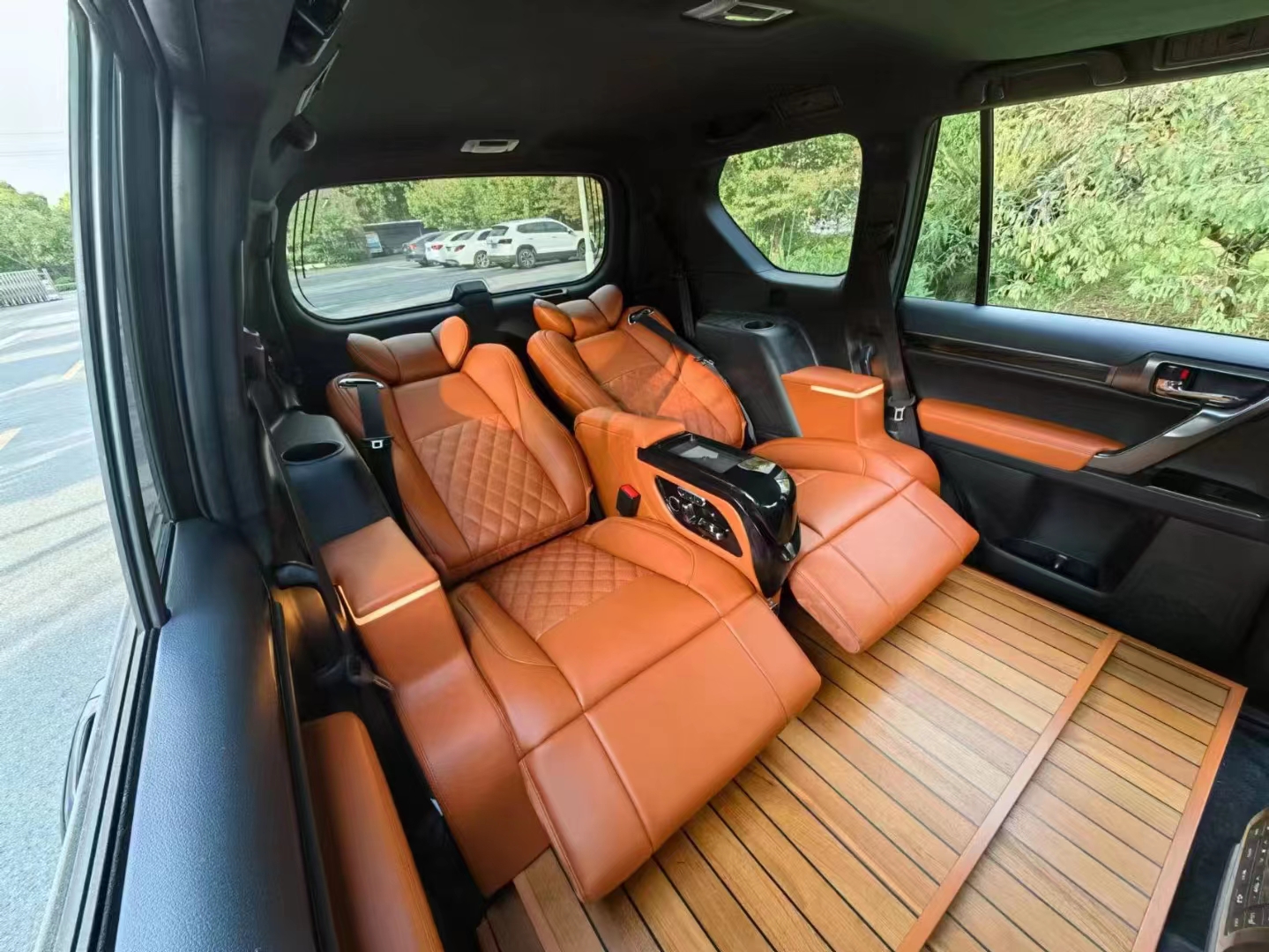 RELYAUTO The Rear Seats of Lexus GX470 Car Seat SUV Seat