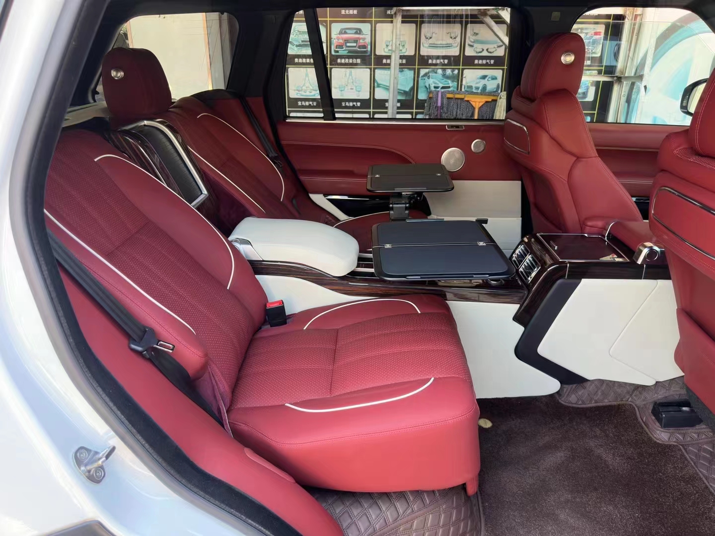 RELYAUTO The Rear Seats of The Land Rover Car Seat SUV Seat 1