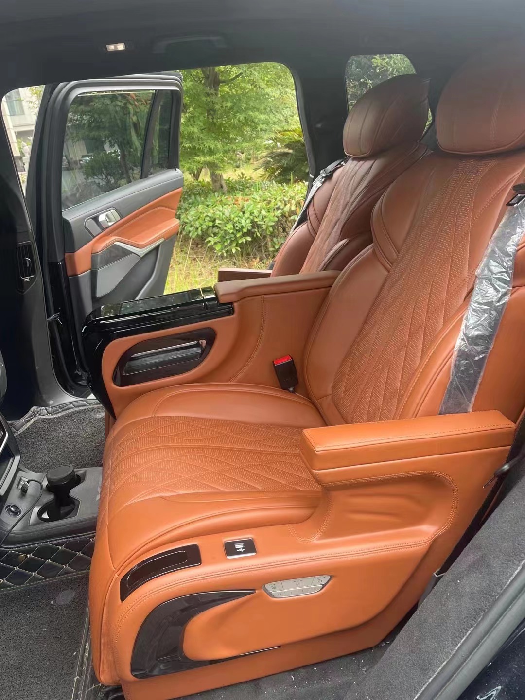 RELYAUTO The Rear Seats of BMW X7 Car Seat SUV Seat