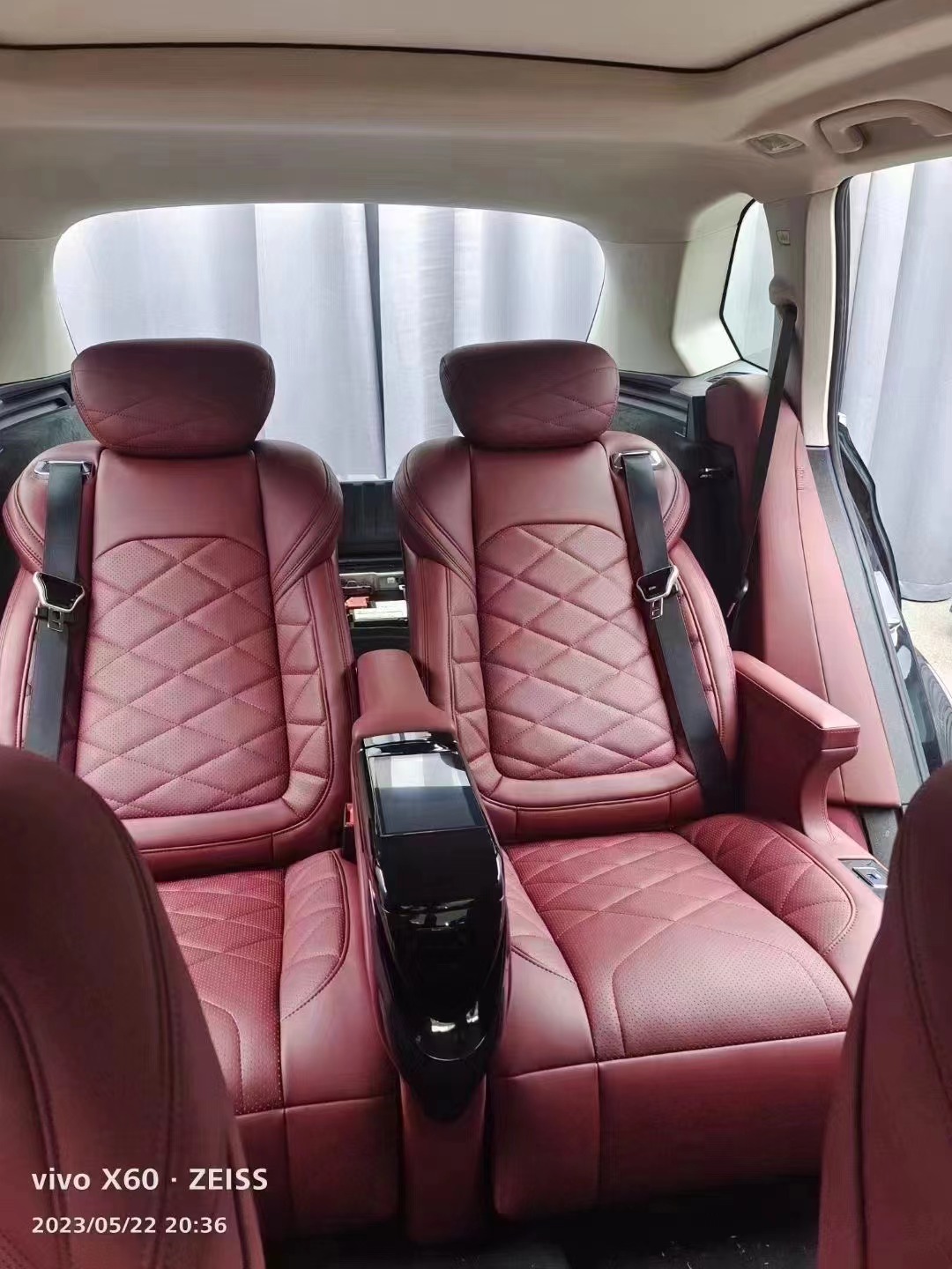 RELYAUTO The Rear Seats of BMW X5 Car Seat SUV Seat