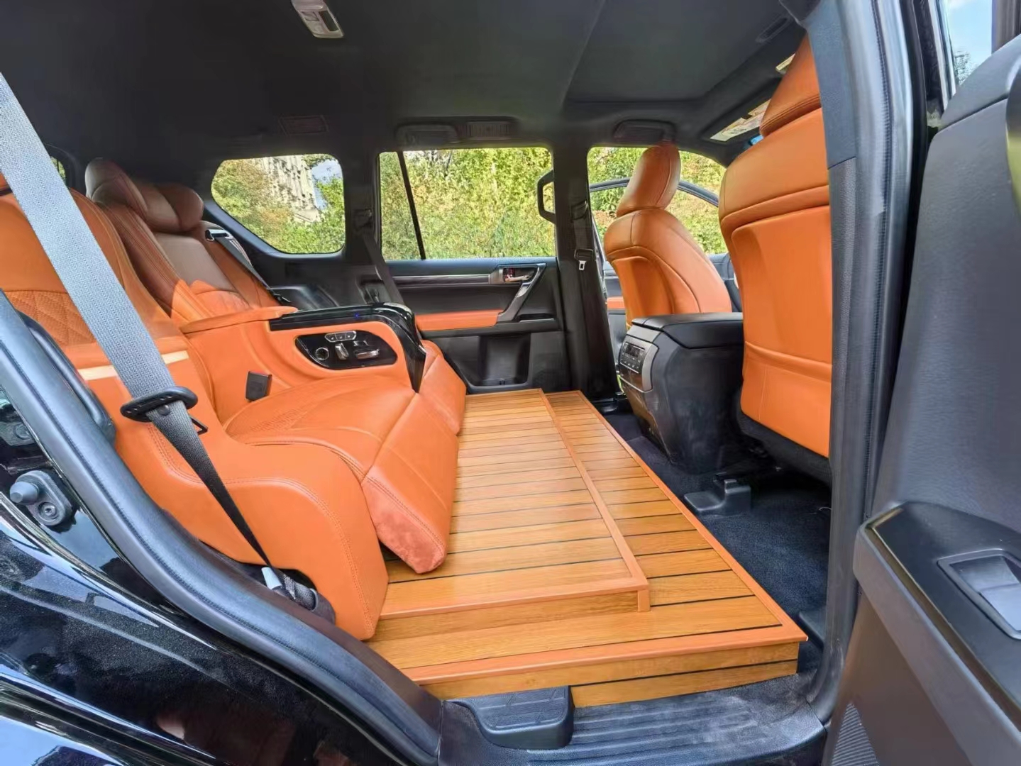 RELYAUTO The Rear Seats of Lexus GX470 Car Seat SUV Seat