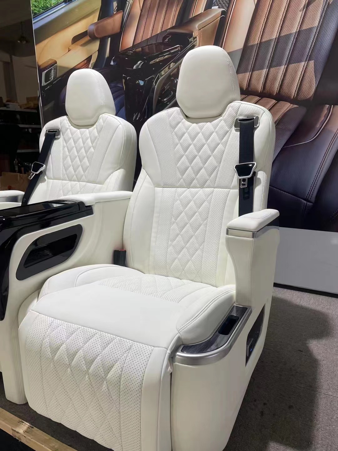RELYAUTO The Rear Seats of Tesla Model X Car Seat SUV Seat