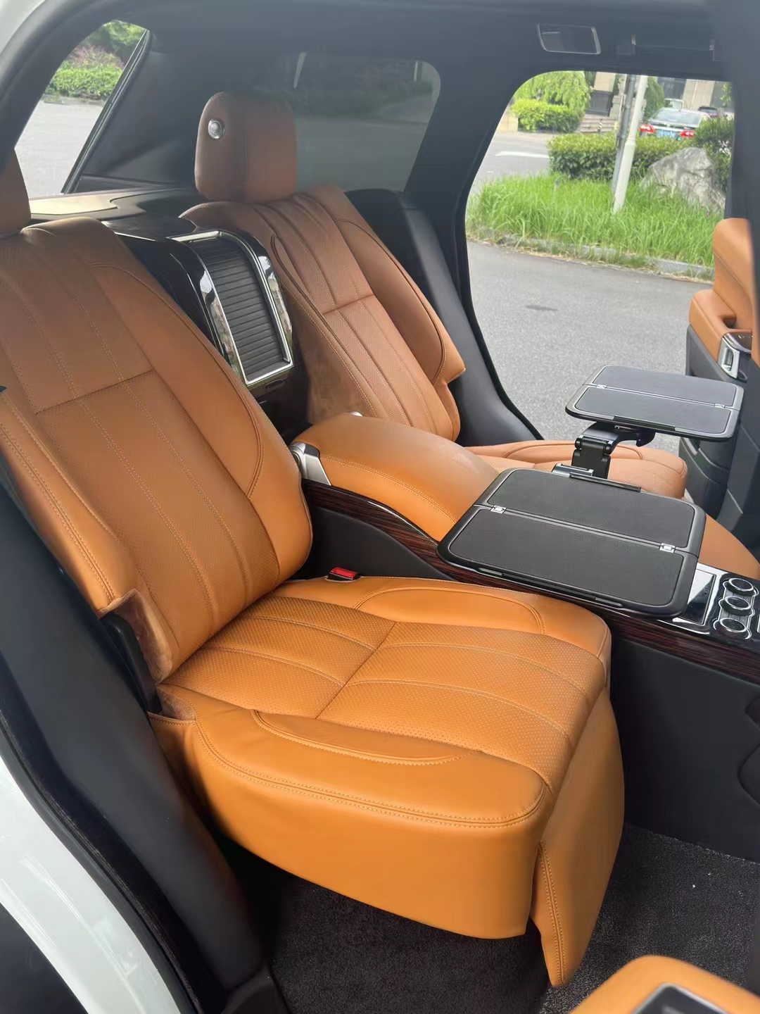 RELYAUTO The Rear Seats of The Land Rover Car Seat SUV Seat 1