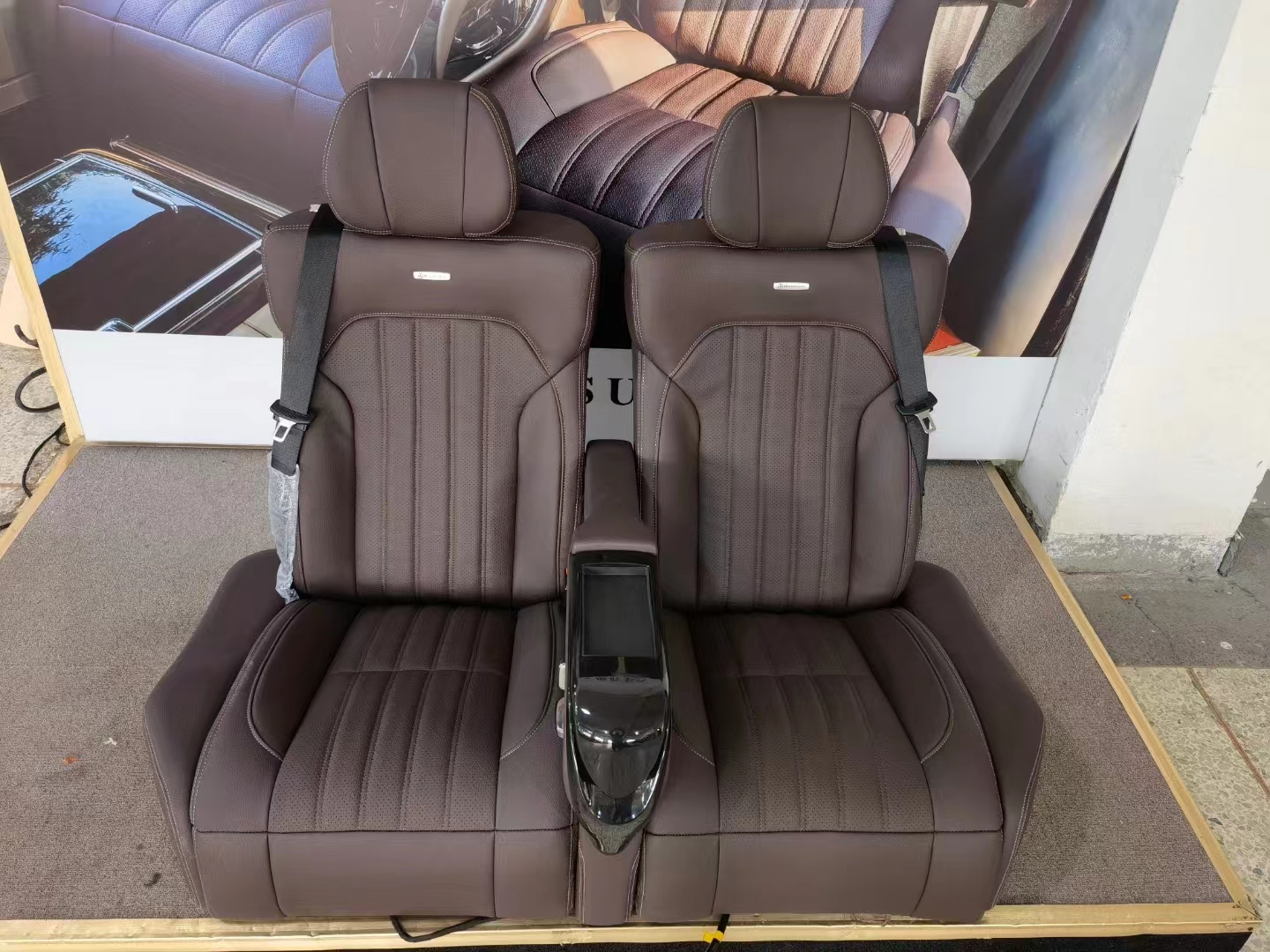 RELYAUTO The Rear Seats of Mercedes GL X164 Car Seat SUV Seat