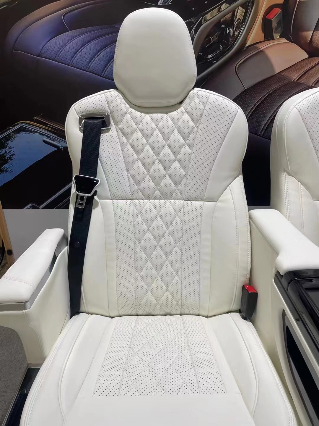 RELYAUTO The Rear Seats of Tesla Model X Car Seat SUV Seat