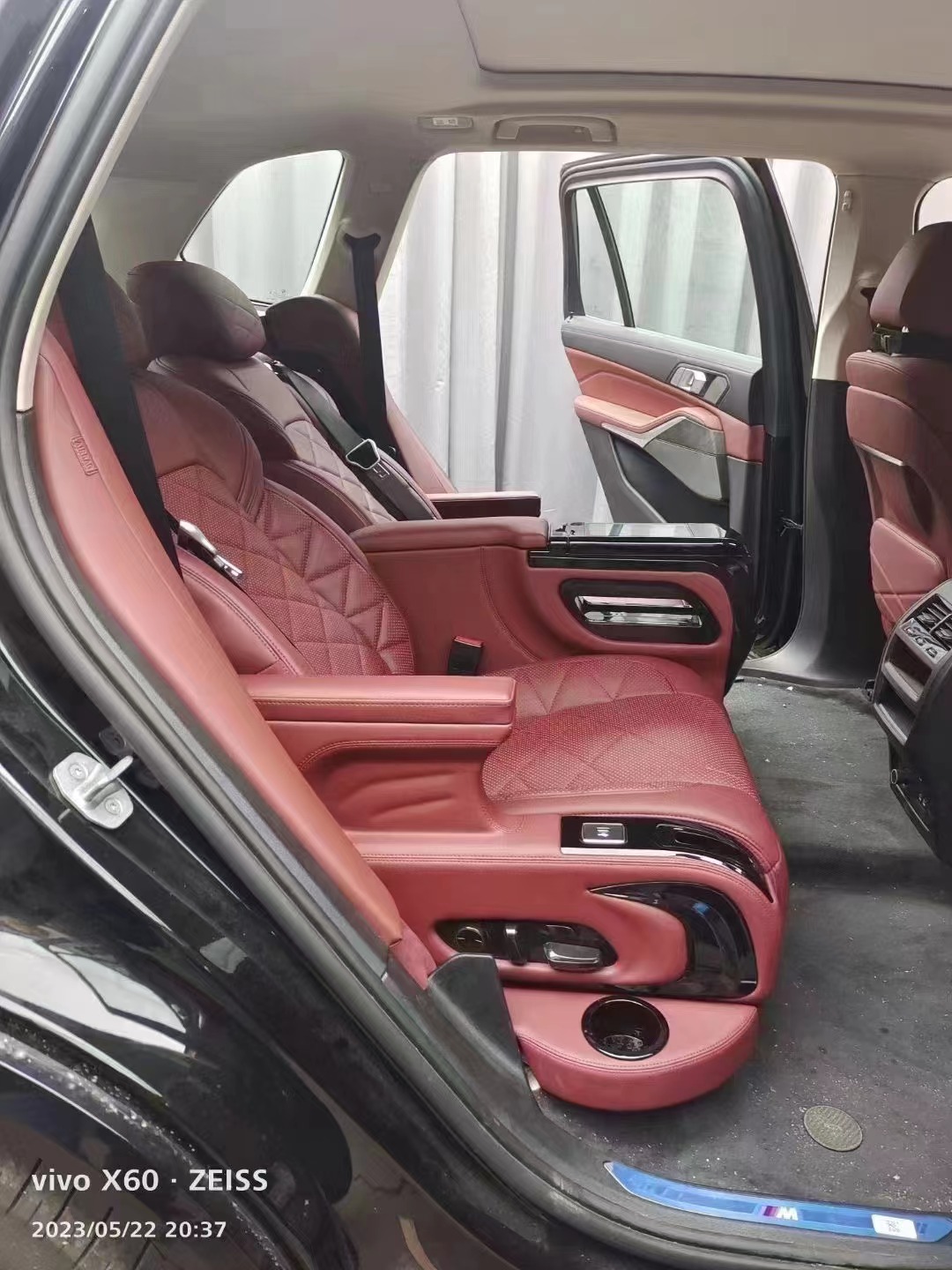 RELYAUTO The Rear Seats of BMW X5 Car Seat SUV Seat