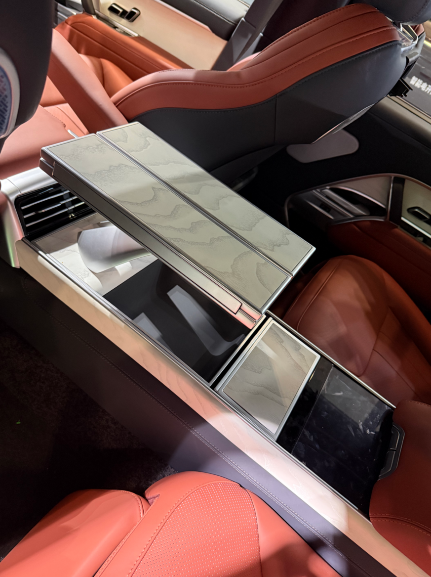 Luxury Land Rover Range Rover Interior Upgrade To SV