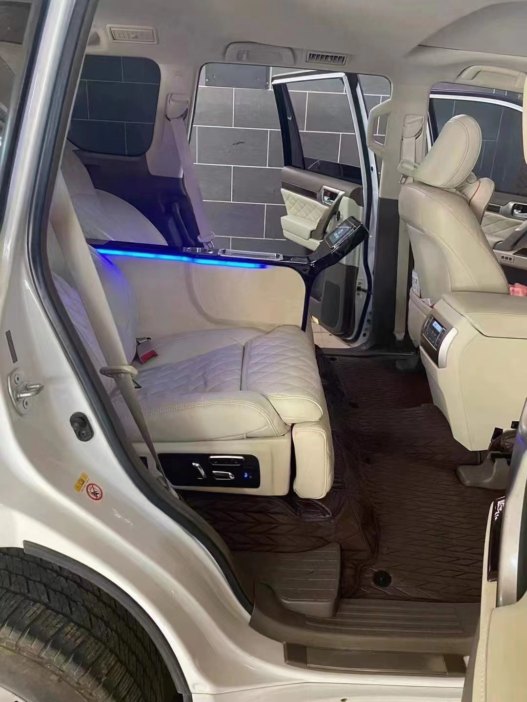 RELYAUTO The Rear Seats of Toyota Prado Car Seat SUV Seat