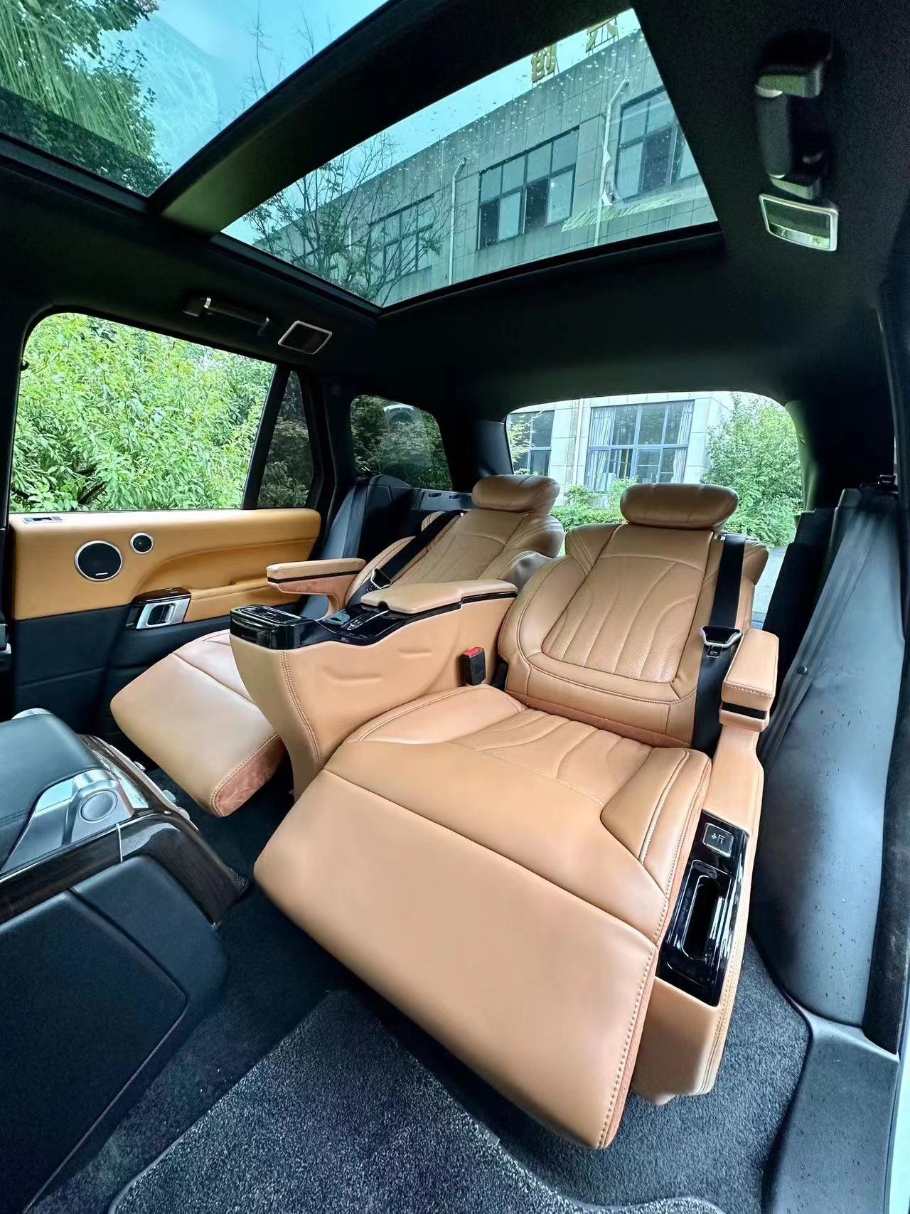 RELYAUTO The Rear Seats of The Land Rover Car Seat SUV Seat 2