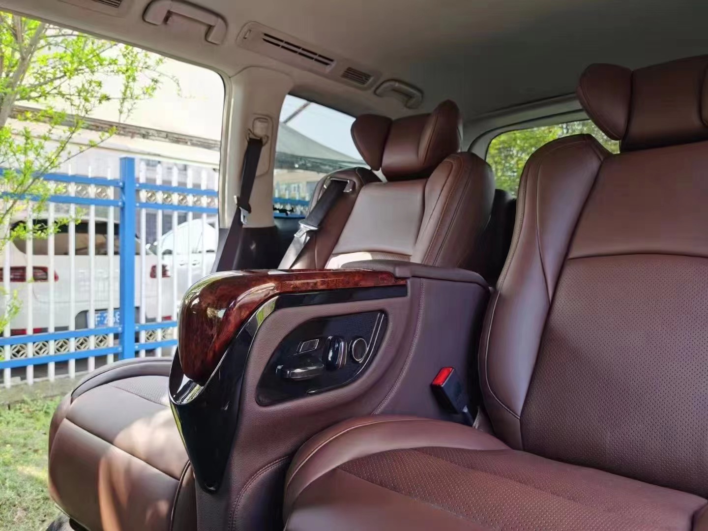 RELYAUTO The Rear Seats of NISSAN PATROL Car Seat SUV Seat