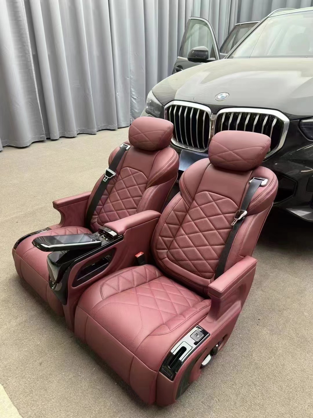 RELYAUTO The Rear Seats of BMW X5 Car Seat SUV Seat