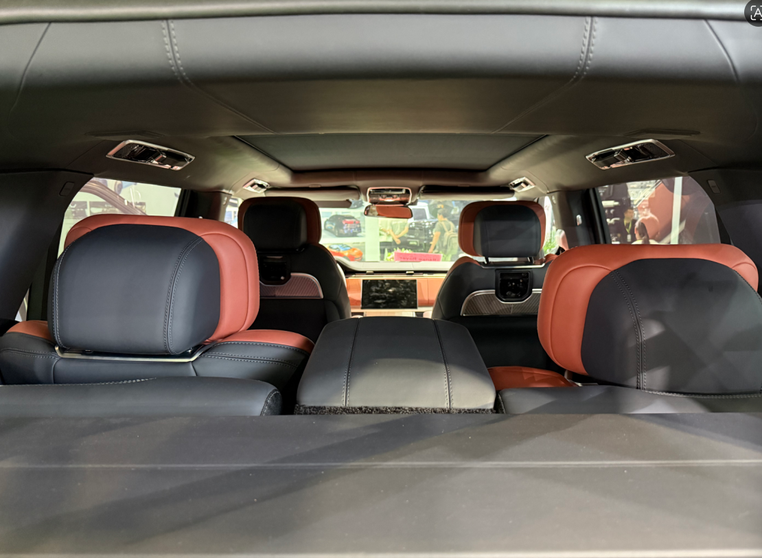 Luxury Land Rover Range Rover Interior Upgrade To SV