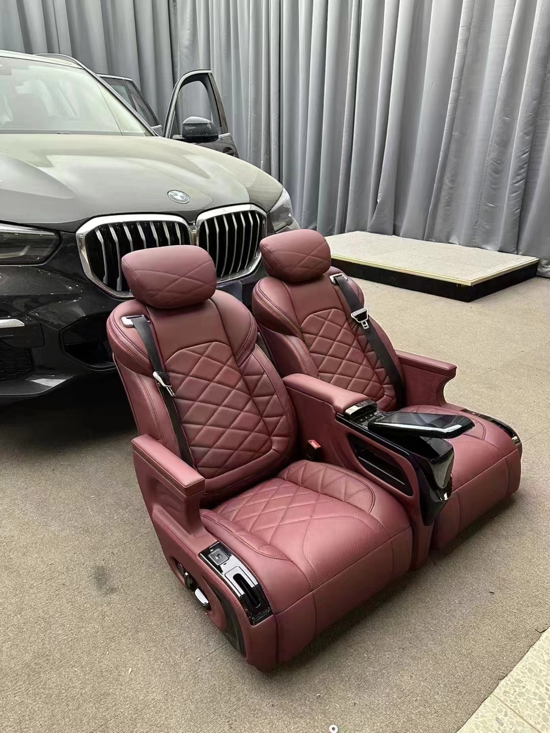 RELYAUTO The Rear Seats of BMW X5 Car Seat SUV Seat