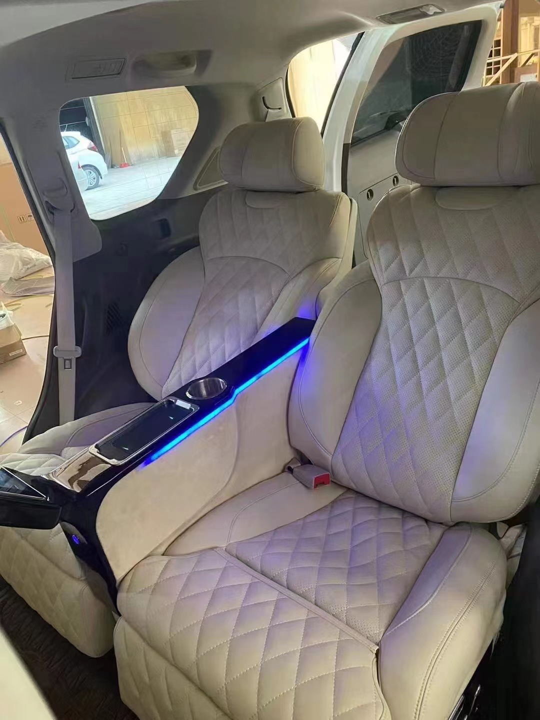 RELYAUTO The Rear Seats of Toyota Prado Car Seat SUV Seat