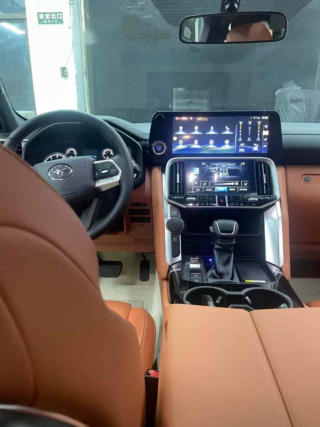 Luxury Toyota LC300 Interior Upgrade Kit Upgrade To LX600 Customized Color Patterns