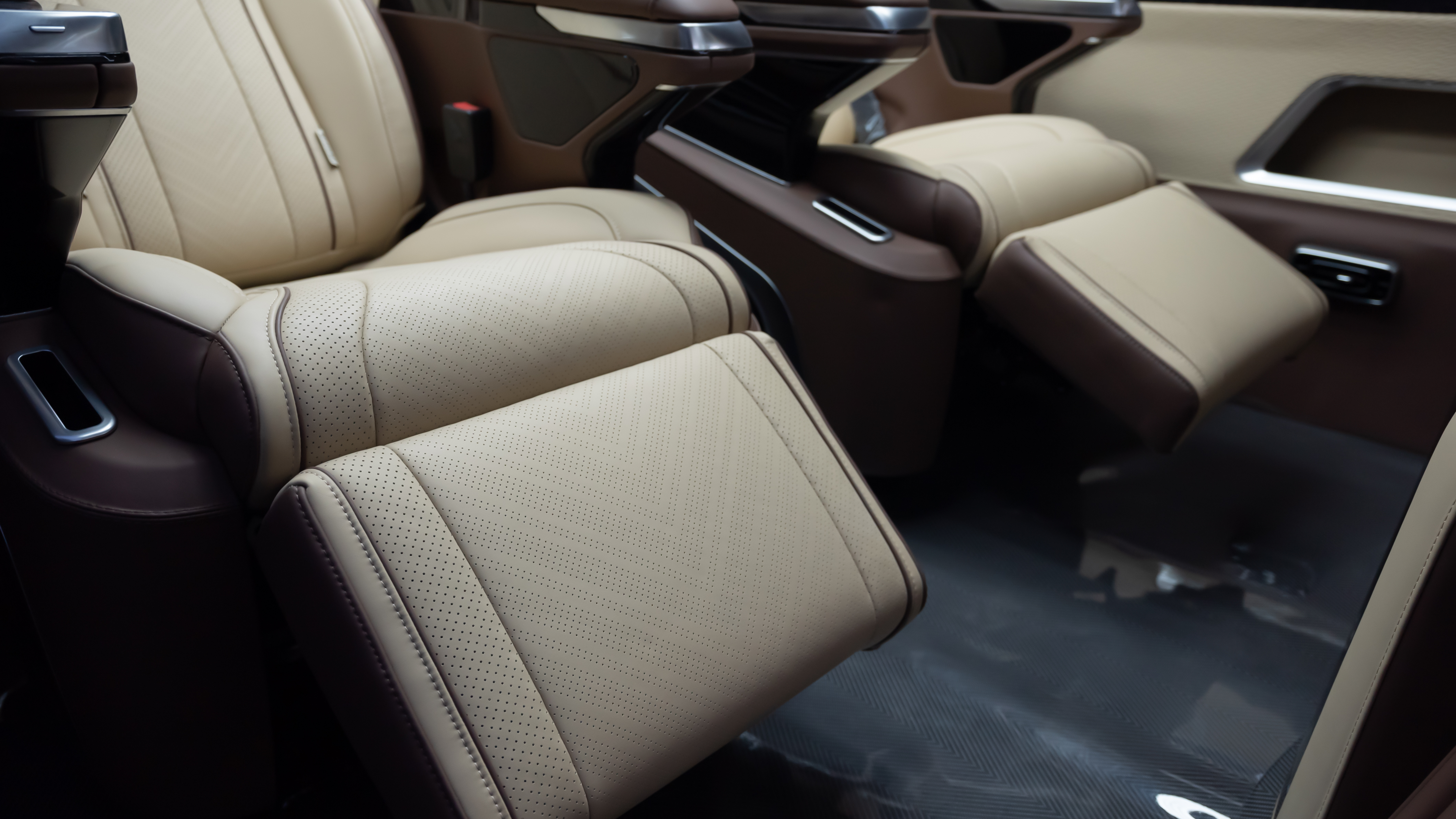 Luxury Toyota Hiace Interior Upgrade Kit Customized Color Patterns