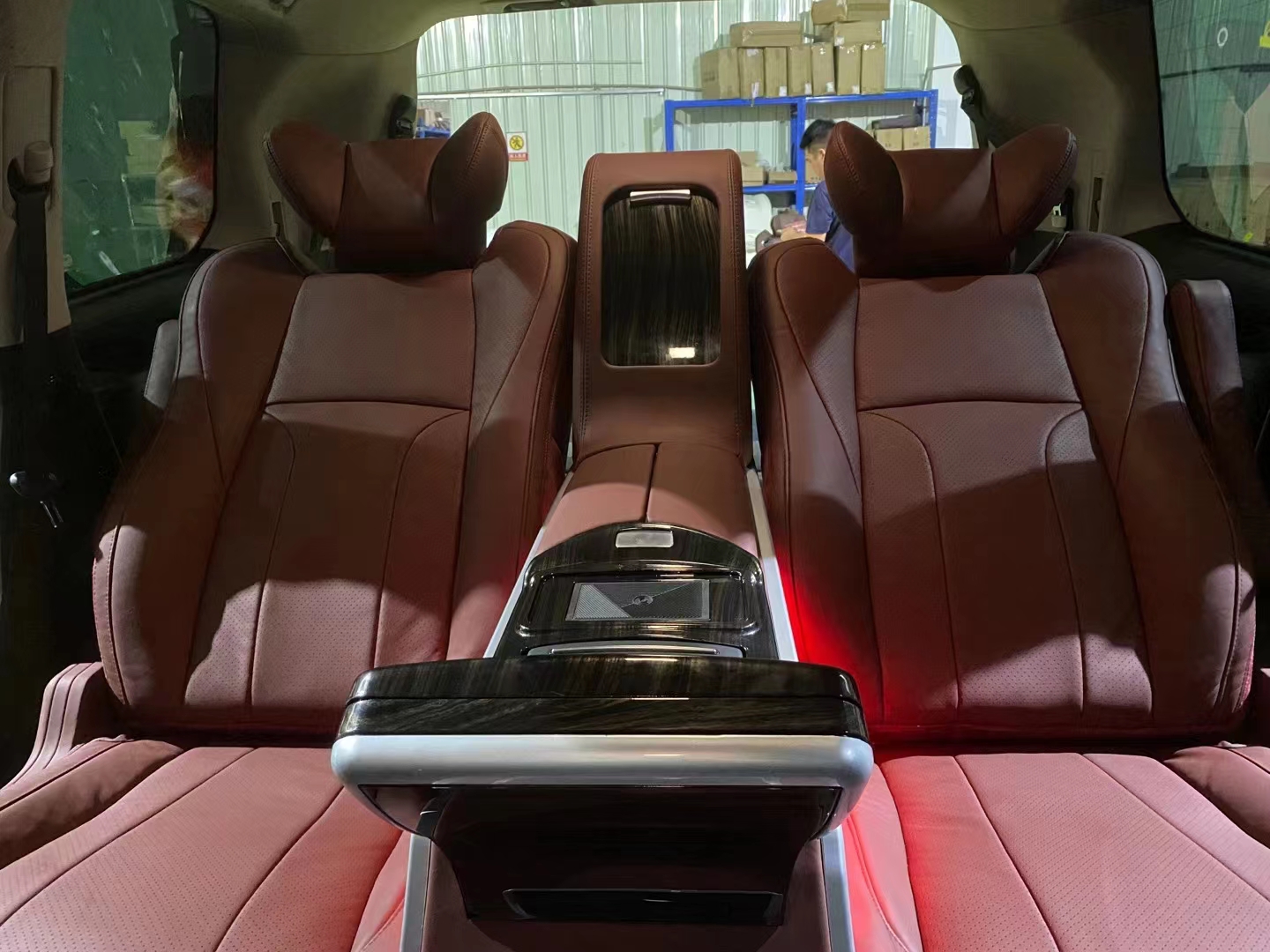 RELYAUTO The Rear Seats of Lexus LX570 Car Seat SUV Seat