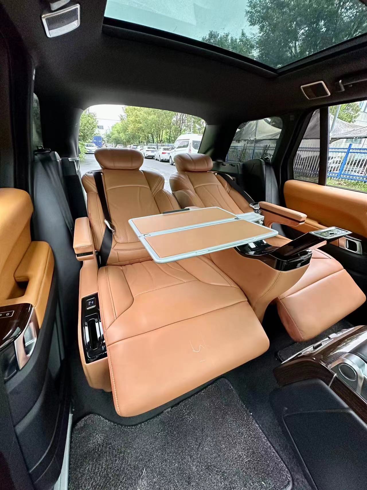 RELYAUTO The Rear Seats of The Land Rover Car Seat SUV Seat 2