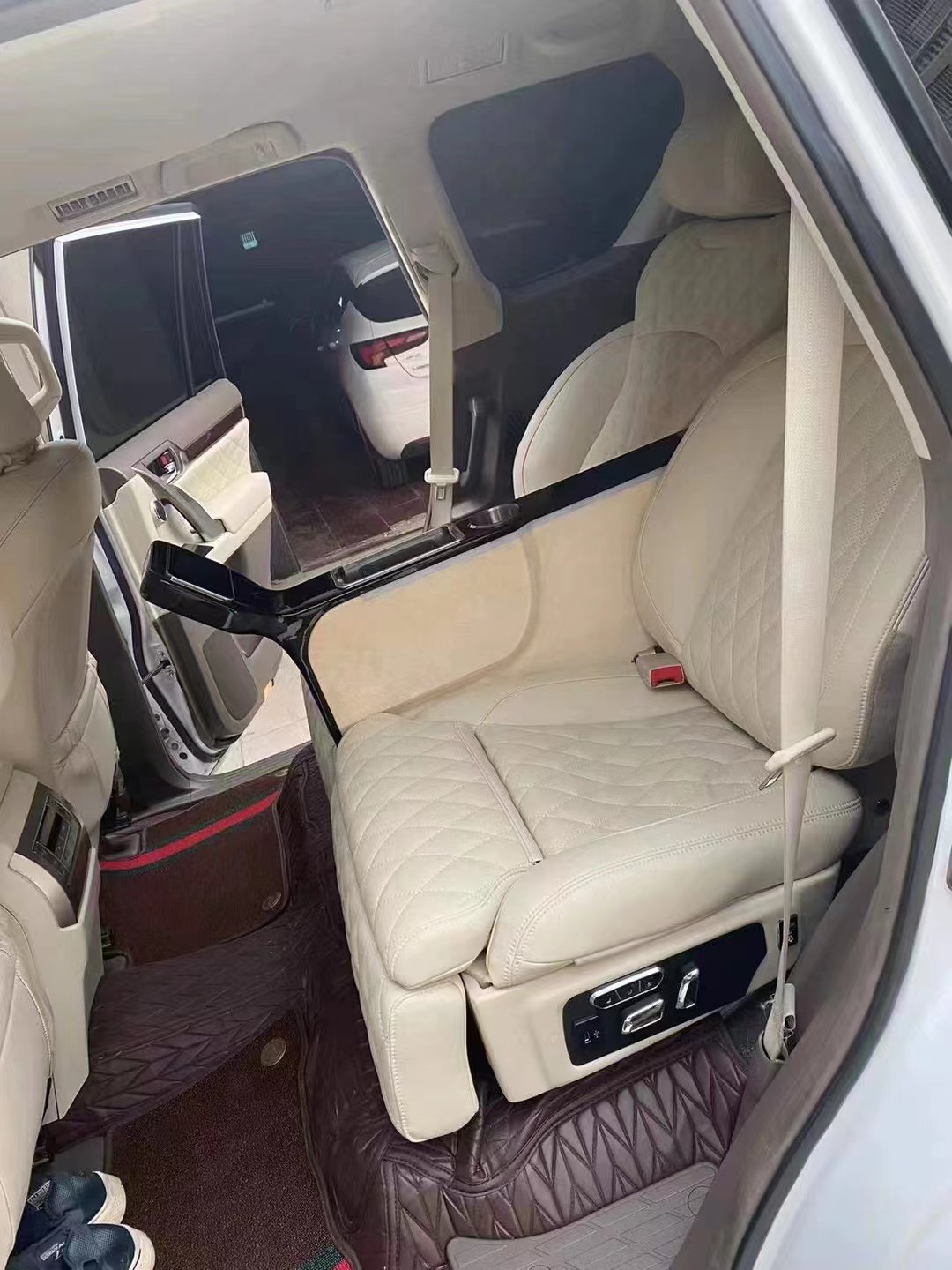 RELYAUTO The Rear Seats of Toyota Prado Car Seat SUV Seat