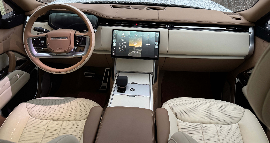 Creating a Mobile Meeting Space – A Complete Mercedes-Benz V-Class Interior Upgrade Case Study