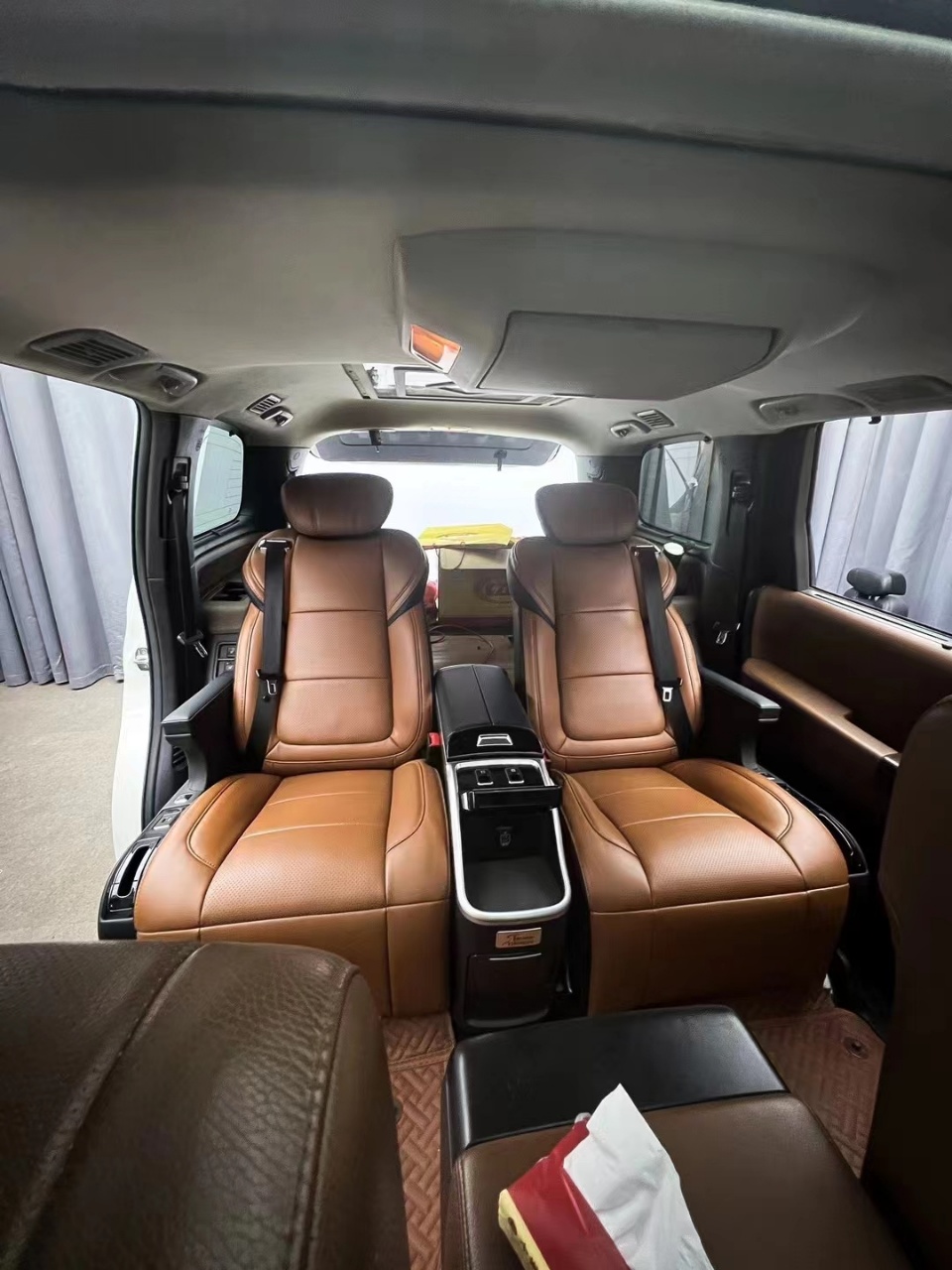 RELYAUTO The Rear Seats of Toyota Land Cruiser Car Seat SUV Seat