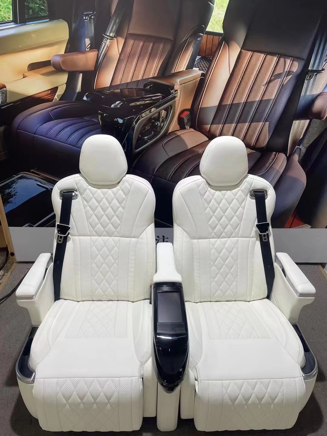 RELYAUTO The Rear Seats of Tesla Model X Car Seat SUV Seat