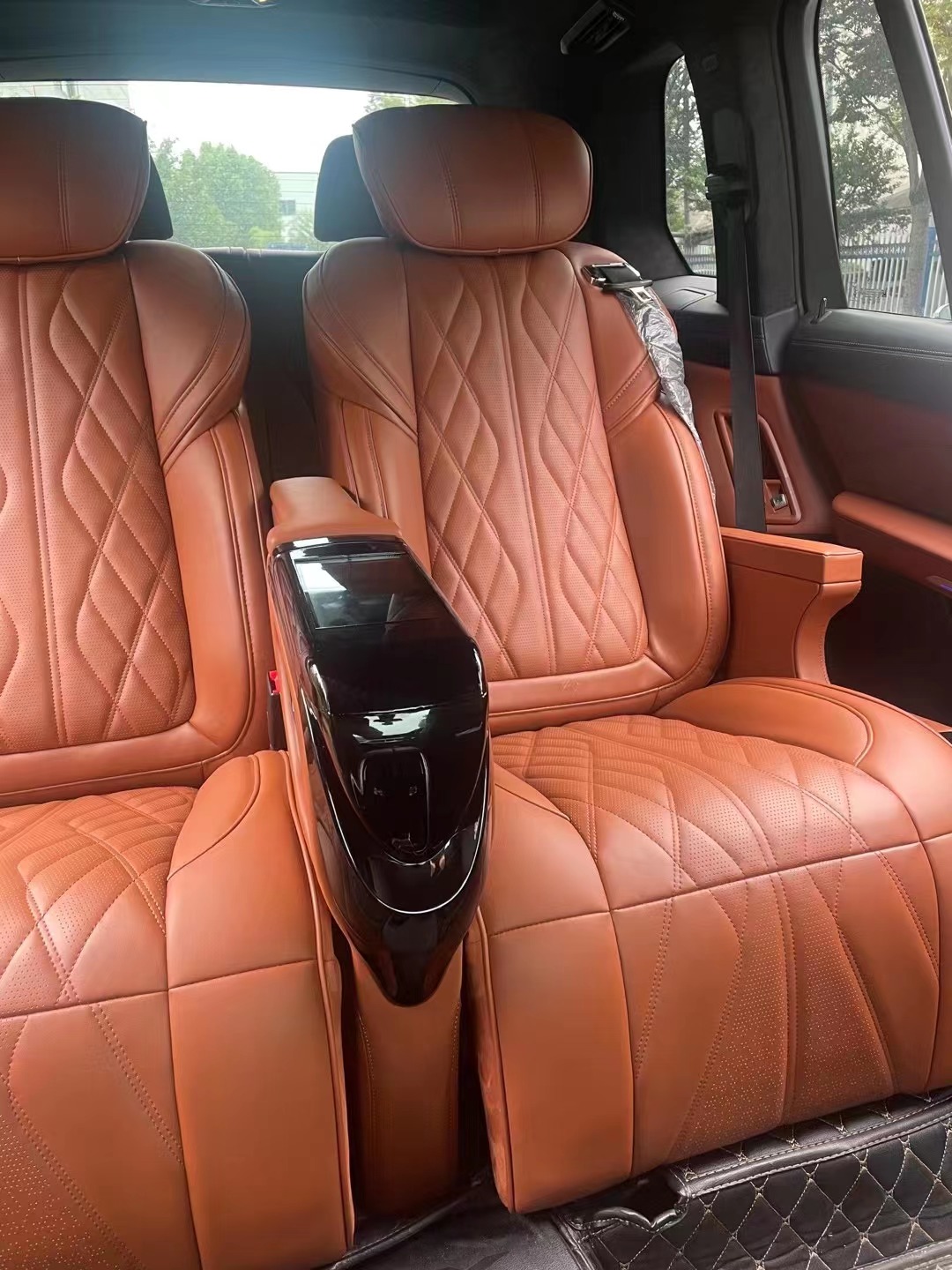 RELYAUTO The Rear Seats of BMW X7 Car Seat SUV Seat