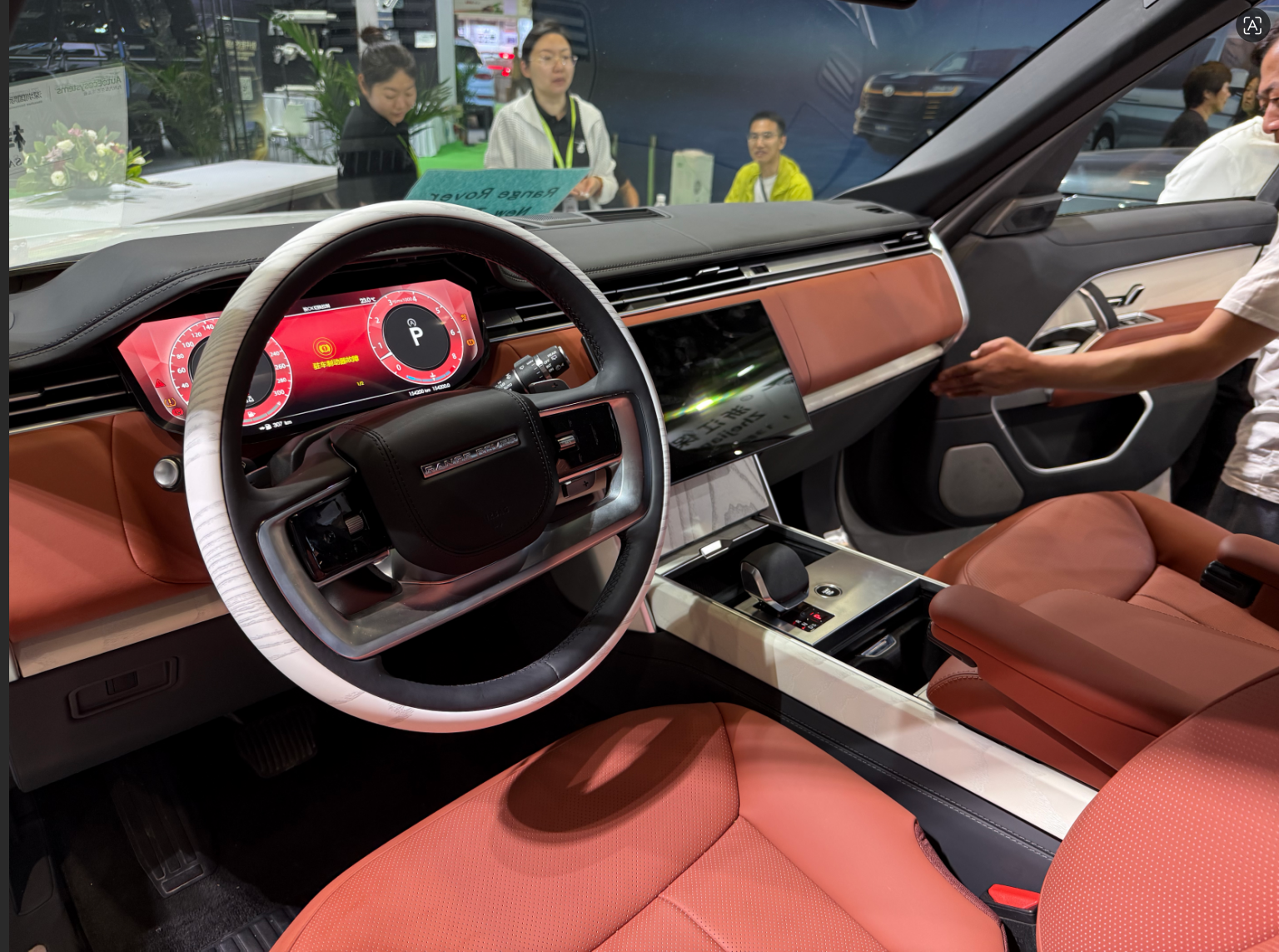 Premium Range Rover Interior Solutions Lead Global Luxury Customization
