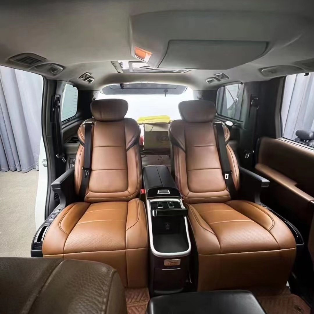 RELYAUTO The Rear Seats of Toyota Land Cruiser Car Seat SUV Seat