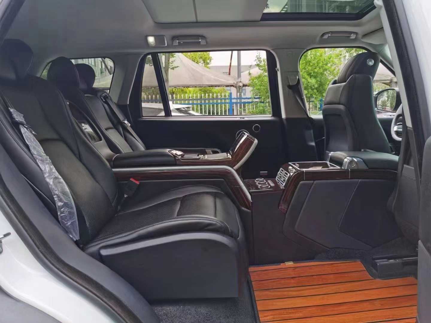 RELYAUTO The Rear Seats of The Land Rover Car Seat SUV Seat 3