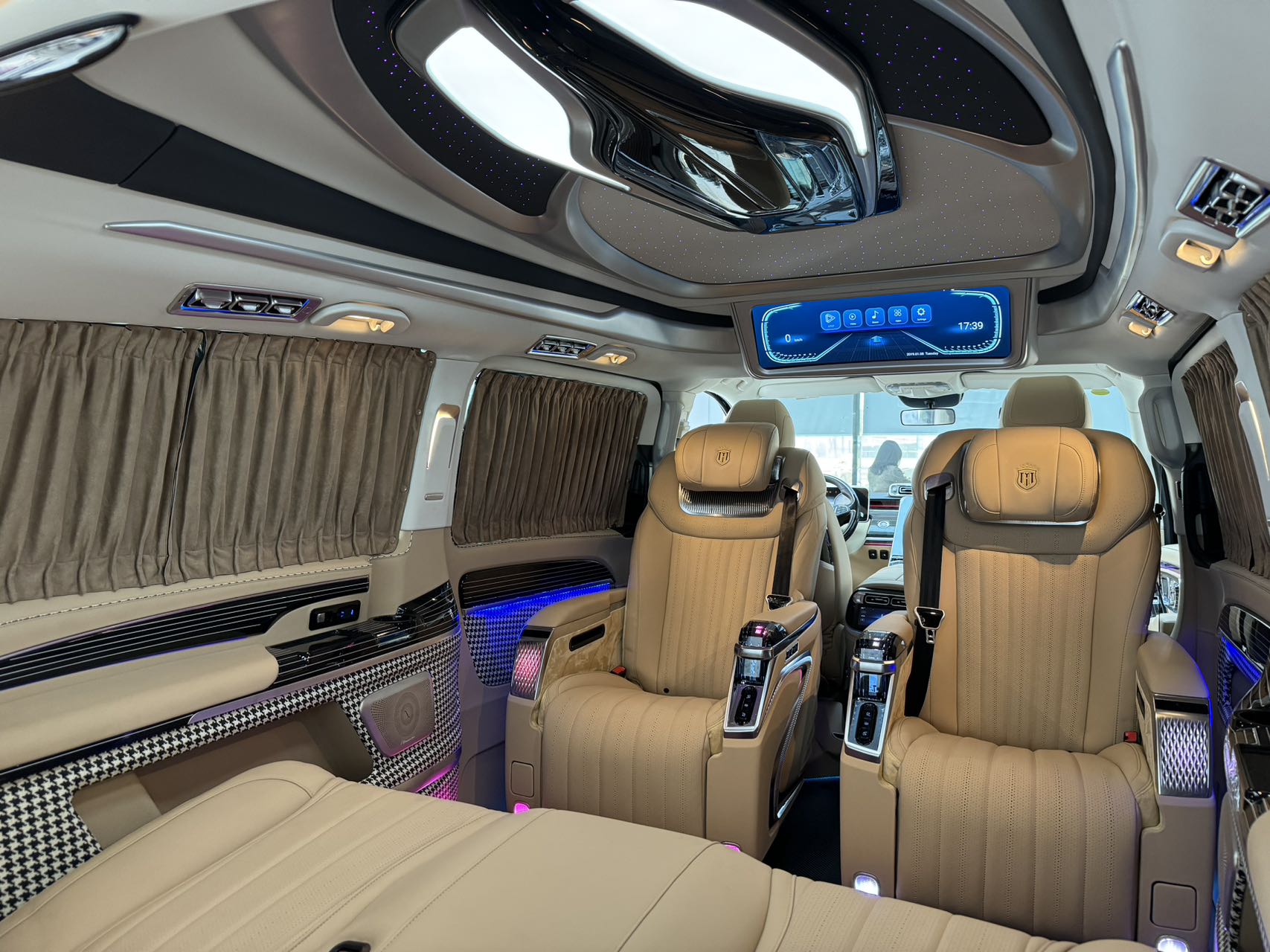 Luxury Vito V-class Interior Upgrade Kit Customized Color Patterns 