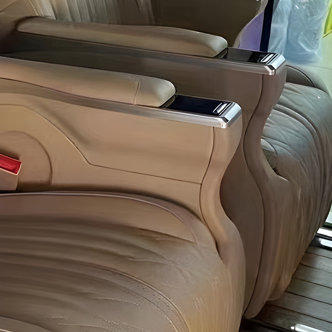 relyauto-previa-seat-sand-local-02-armrest-console