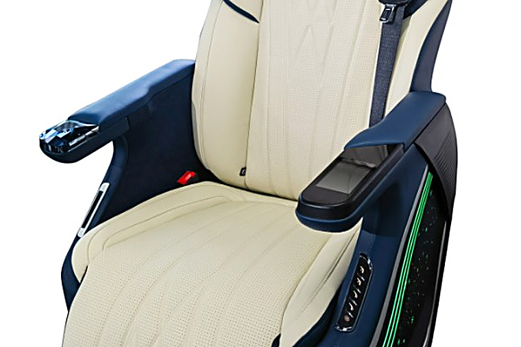 relyauto-mpv-seat-function-05-touchscreen-control