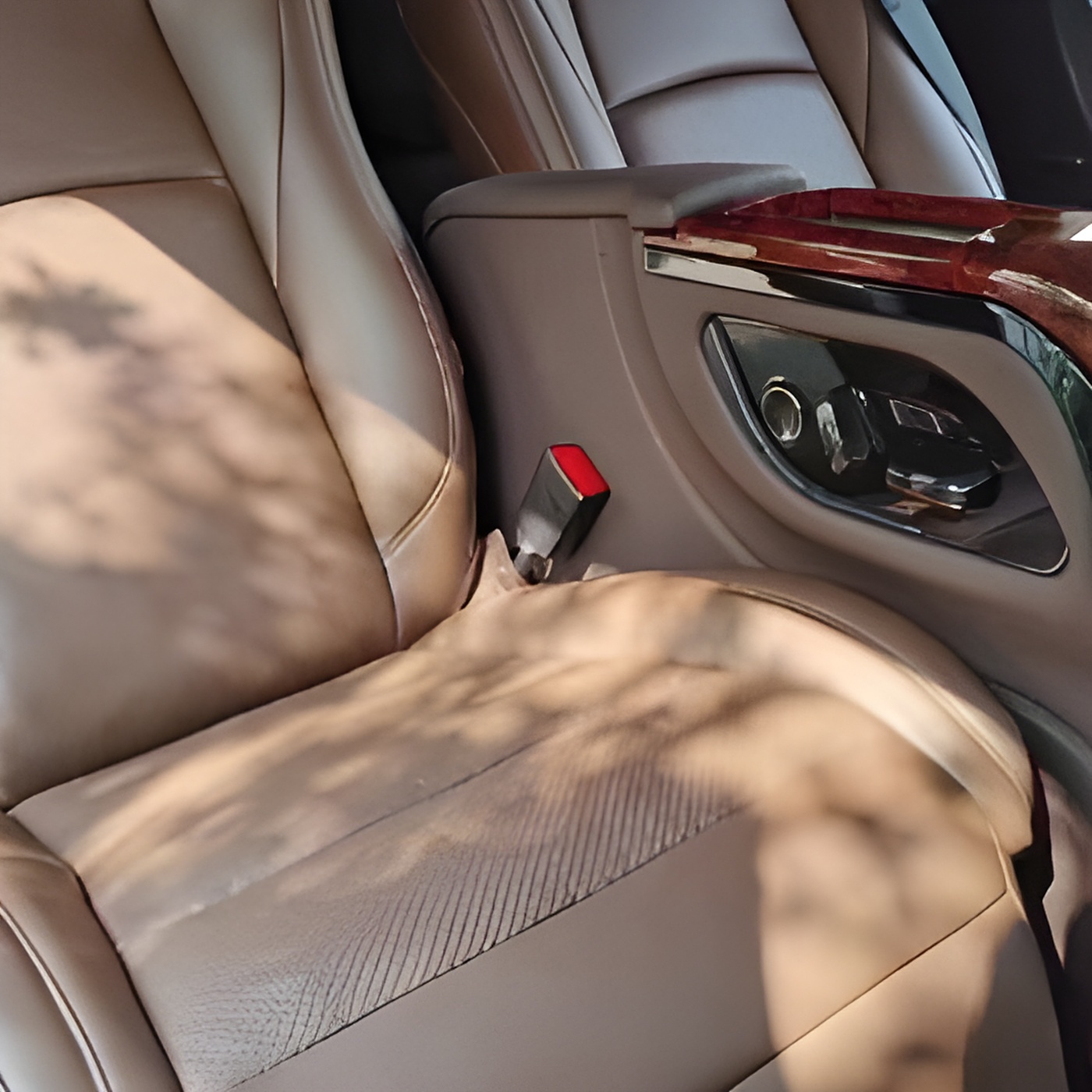 relyauto-aviation-seat-cocoa-local-04-seat-console